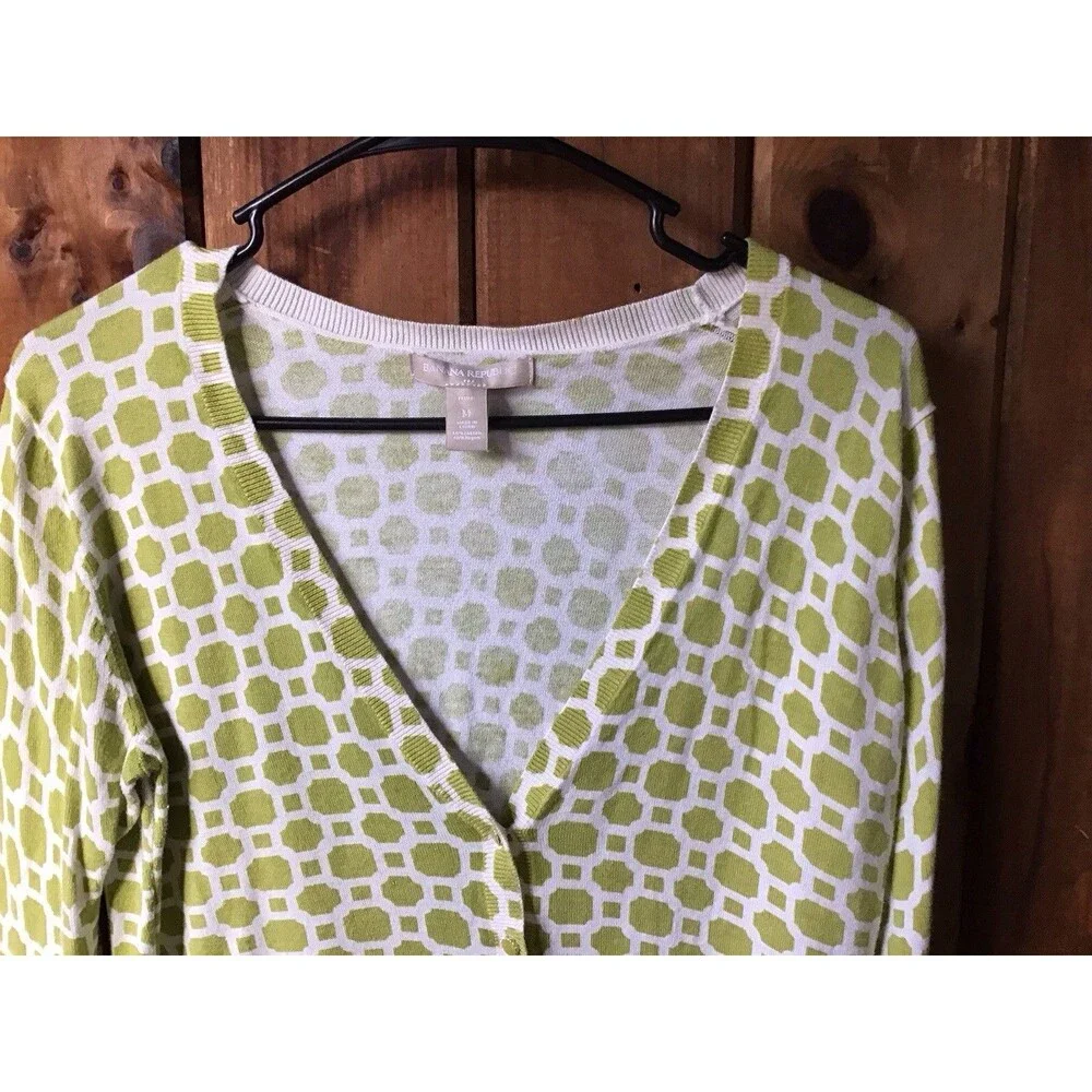 Banana Republic Green White Cardigan Size M V Neck Geometric Buttons - Picture 2 of 6